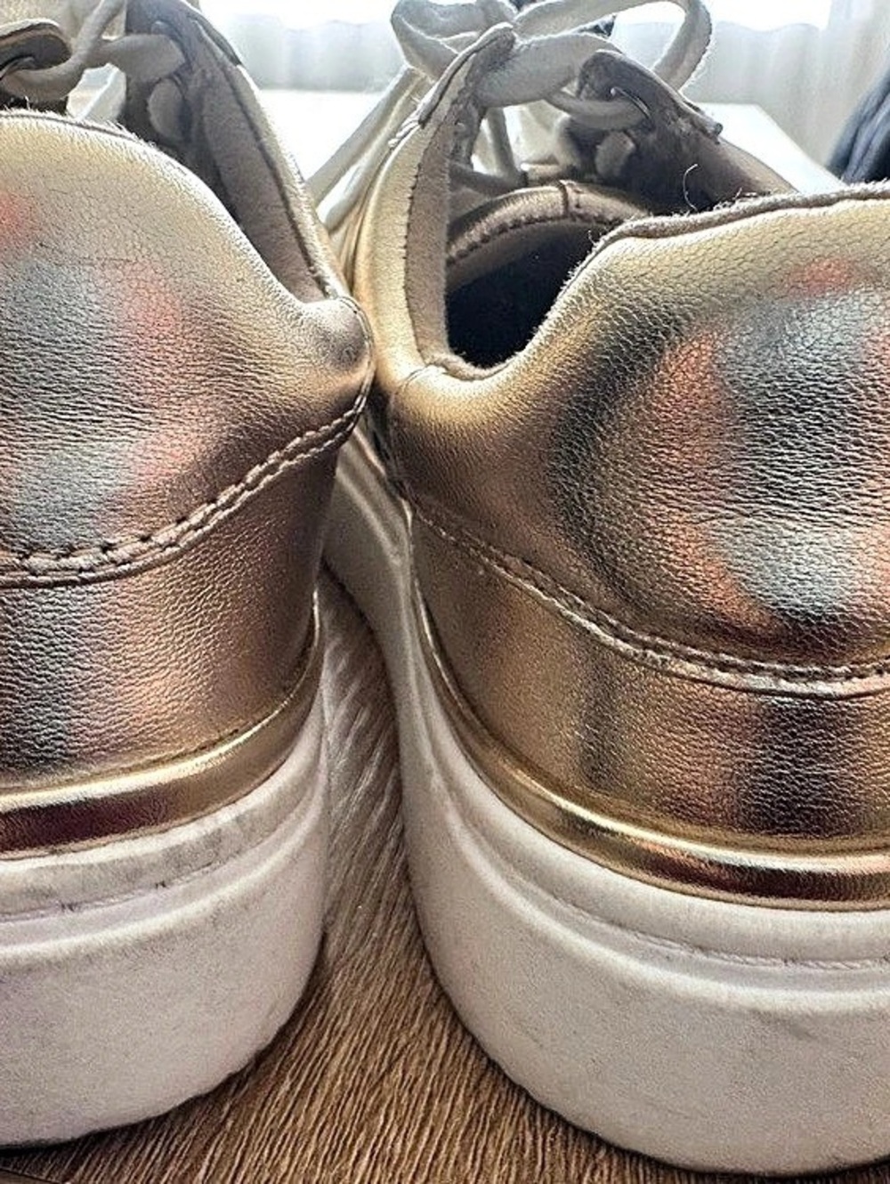 Vince Camuto Perforated Sneakers in Gold size 6 - Picture 4 of 5